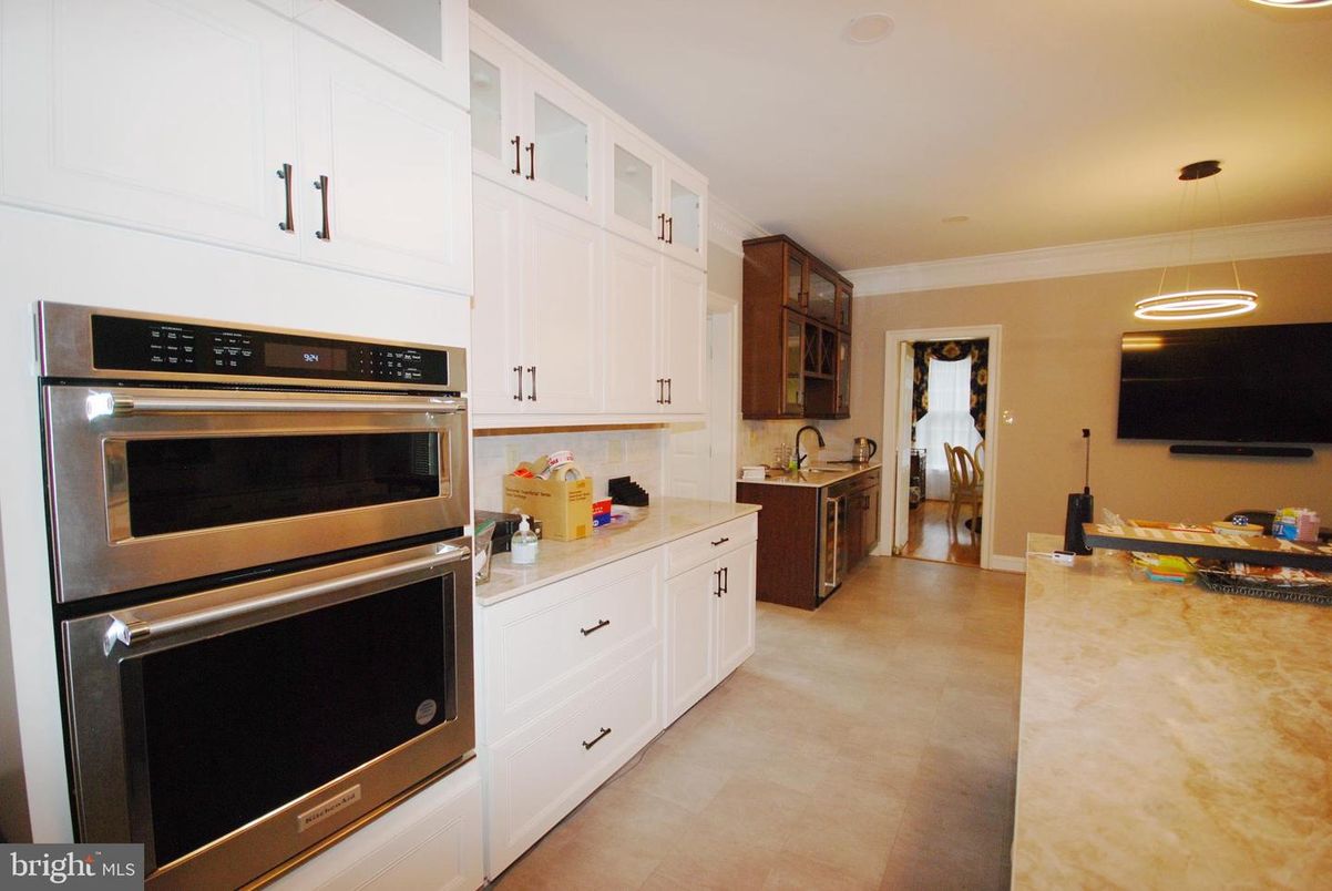 Interior, Kitchen, Pendant Lights, Stainless Steel Appliances