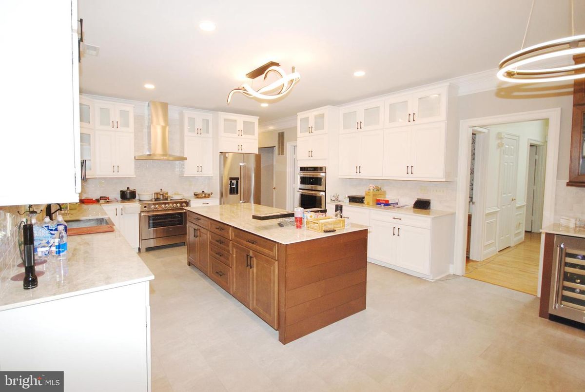 Interior, Kitchen, Pendant Lights, Recessed Lighting, Stainless Steel Appliances