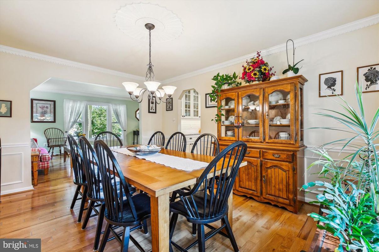 Chandelier, Dining room, Interior, Wood Texture Flooring