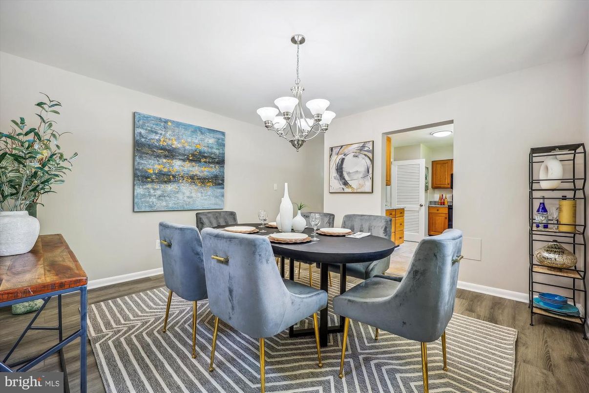 Chandelier, Dining room, Interior, Recessed Lighting, Wood Texture Flooring