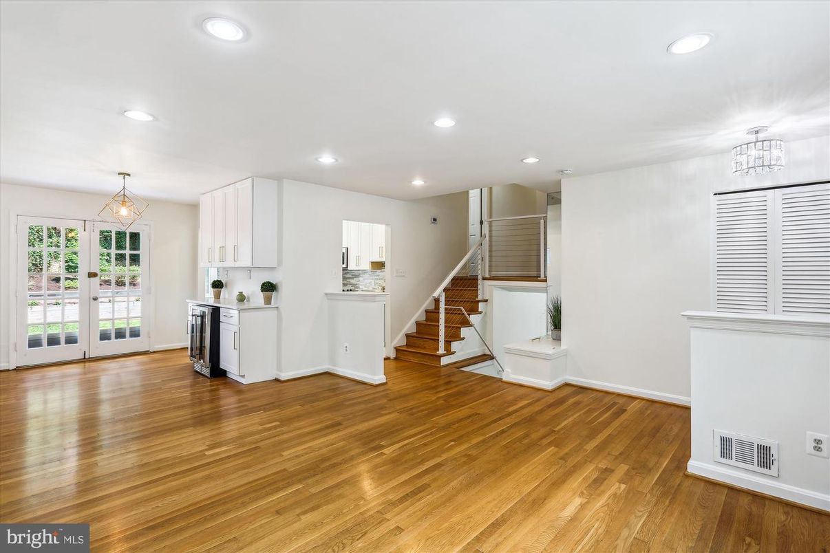 Interior, Recessed Lighting, Wood Texture Flooring