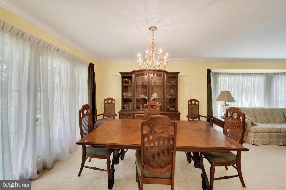 Chandelier, Dining room, Interior