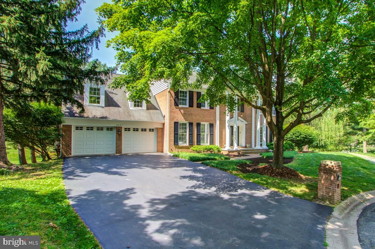 Attached, Exterior, Facade, Brick Facade, Cape Cod