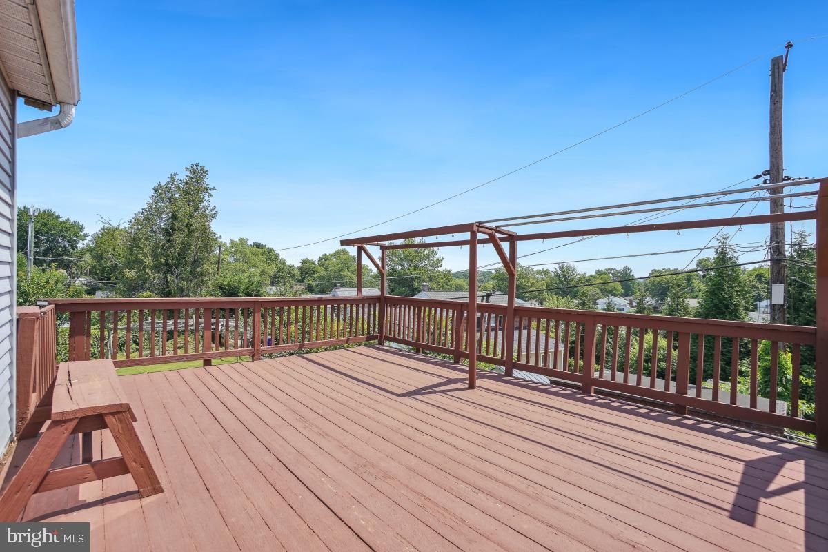 Exterior, Wood Texture Flooring
