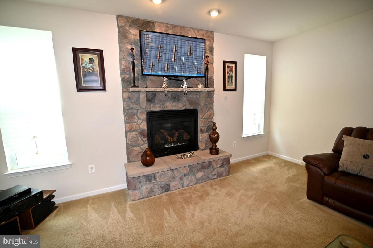 Fireplace, Interior, Recessed Lighting