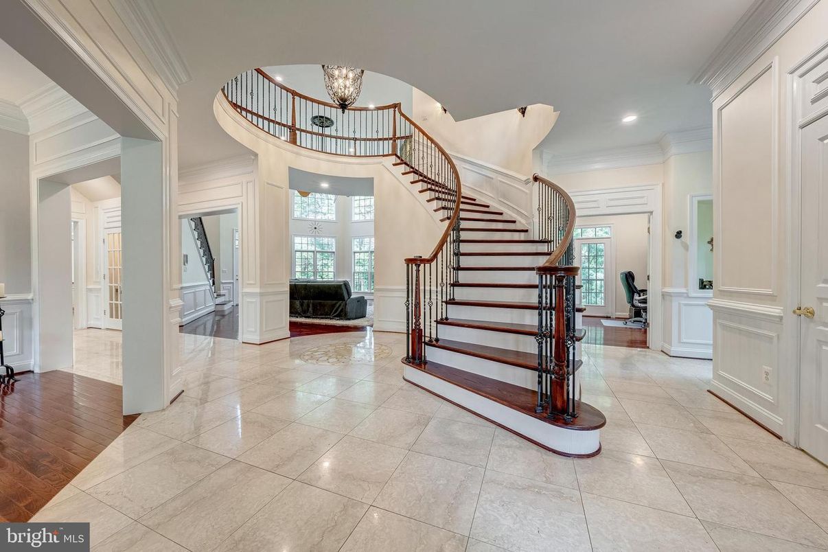 Chandelier, Interior, Recessed Lighting, Wood Texture Flooring