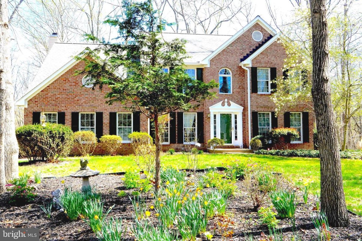 Exterior, Facade, Brick Facade, Brick Traditional