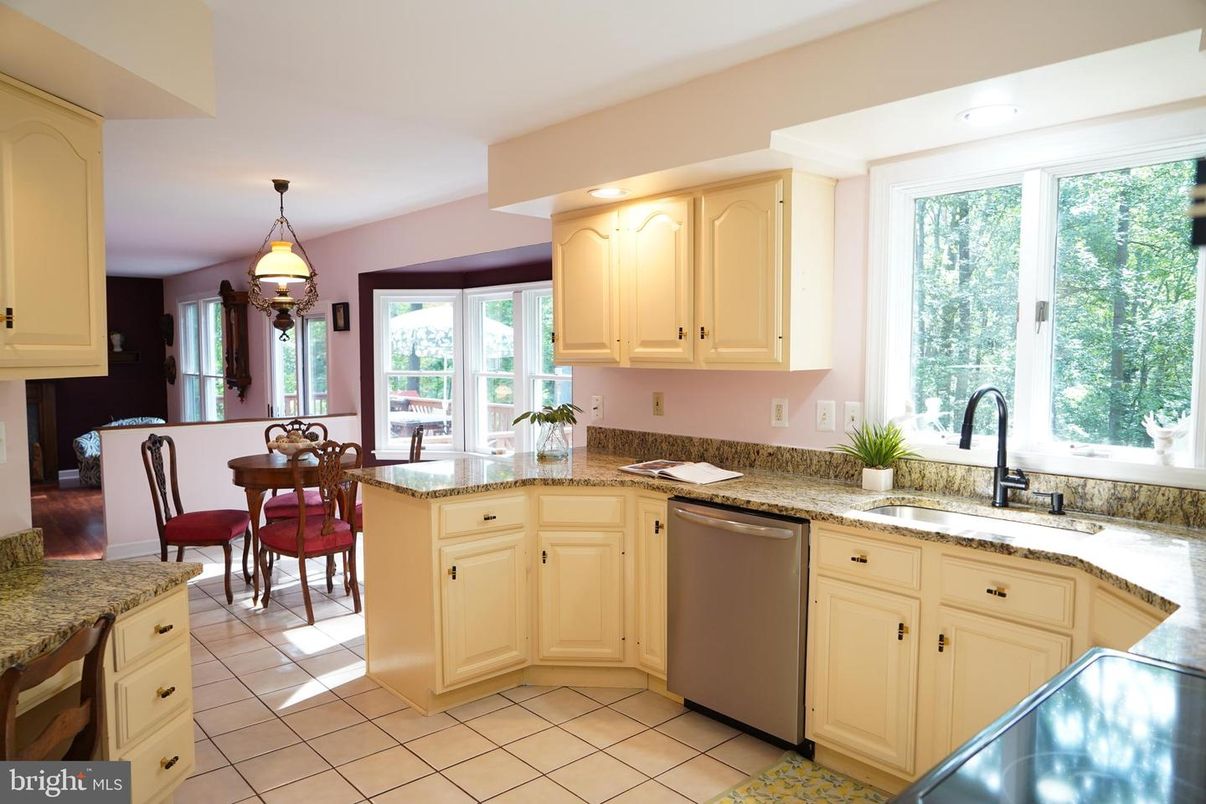 Dining room, Interior, Kitchen, Recessed Lighting