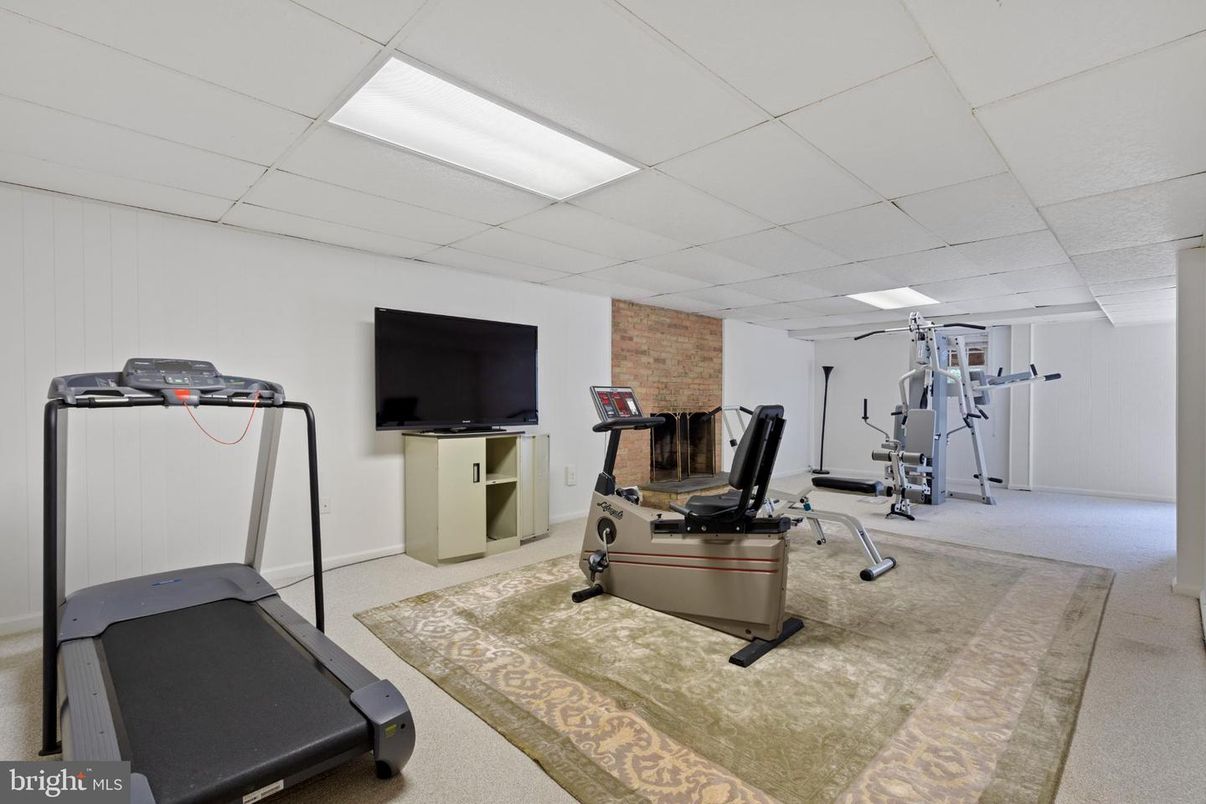 Fitness Equipment, Interior, Recessed Lighting
