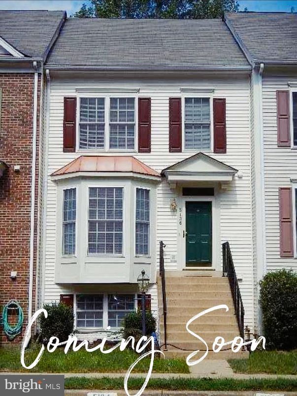 Exterior, Facade, Rowhouse