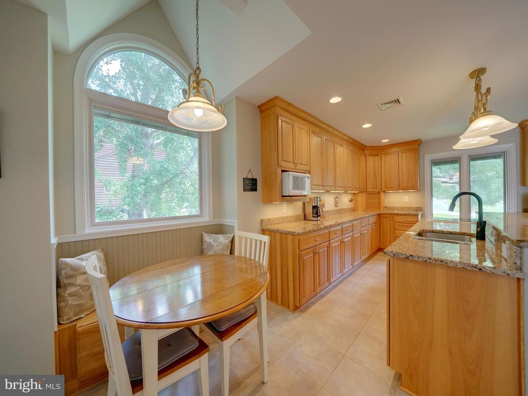 Dining room, Interior, Kitchen, Pendant Lights, Recessed Lighting