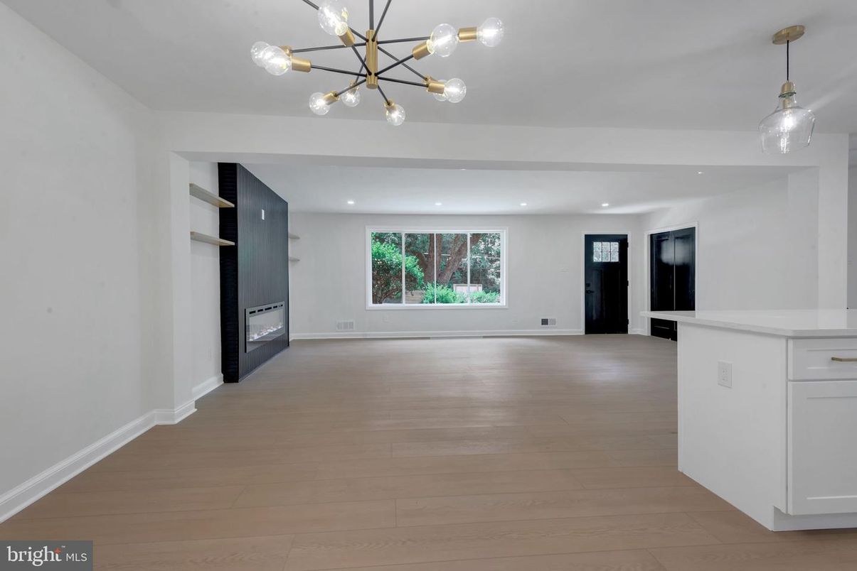 Empty room, Interior, Pendant Lights, Recessed Lighting, Wood Texture Flooring
