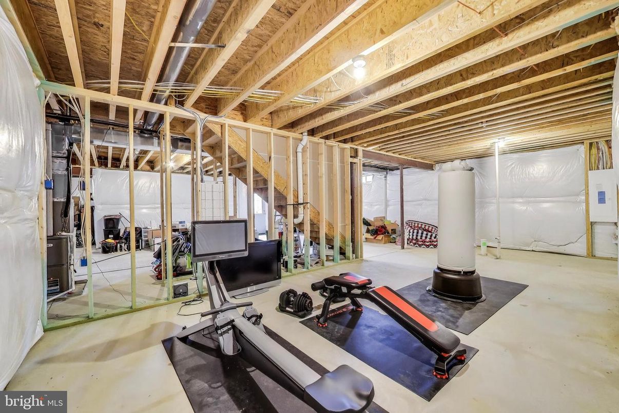 Fitness Equipment, Interior, Wooden Beams, Wooden Ceilings