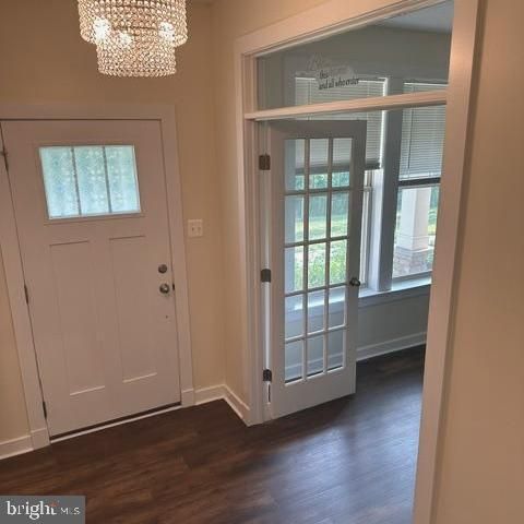 Chandelier, Interior, Wood Texture Flooring
