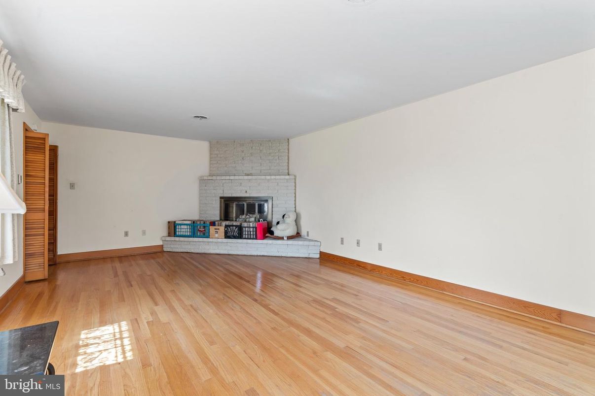 Empty room, Fireplace, Interior, Wood Texture Flooring