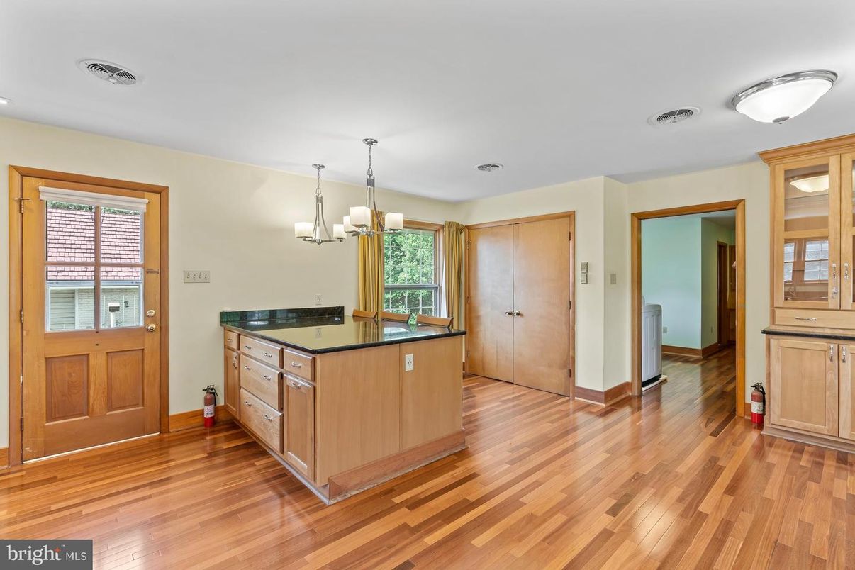 Chandelier, Interior, Recessed Lighting, Wood Texture Flooring