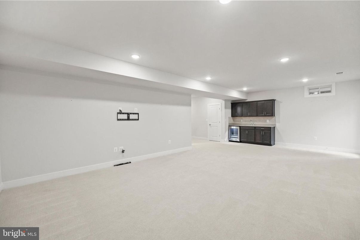 Empty room, Interior, Kitchen, Recessed Lighting