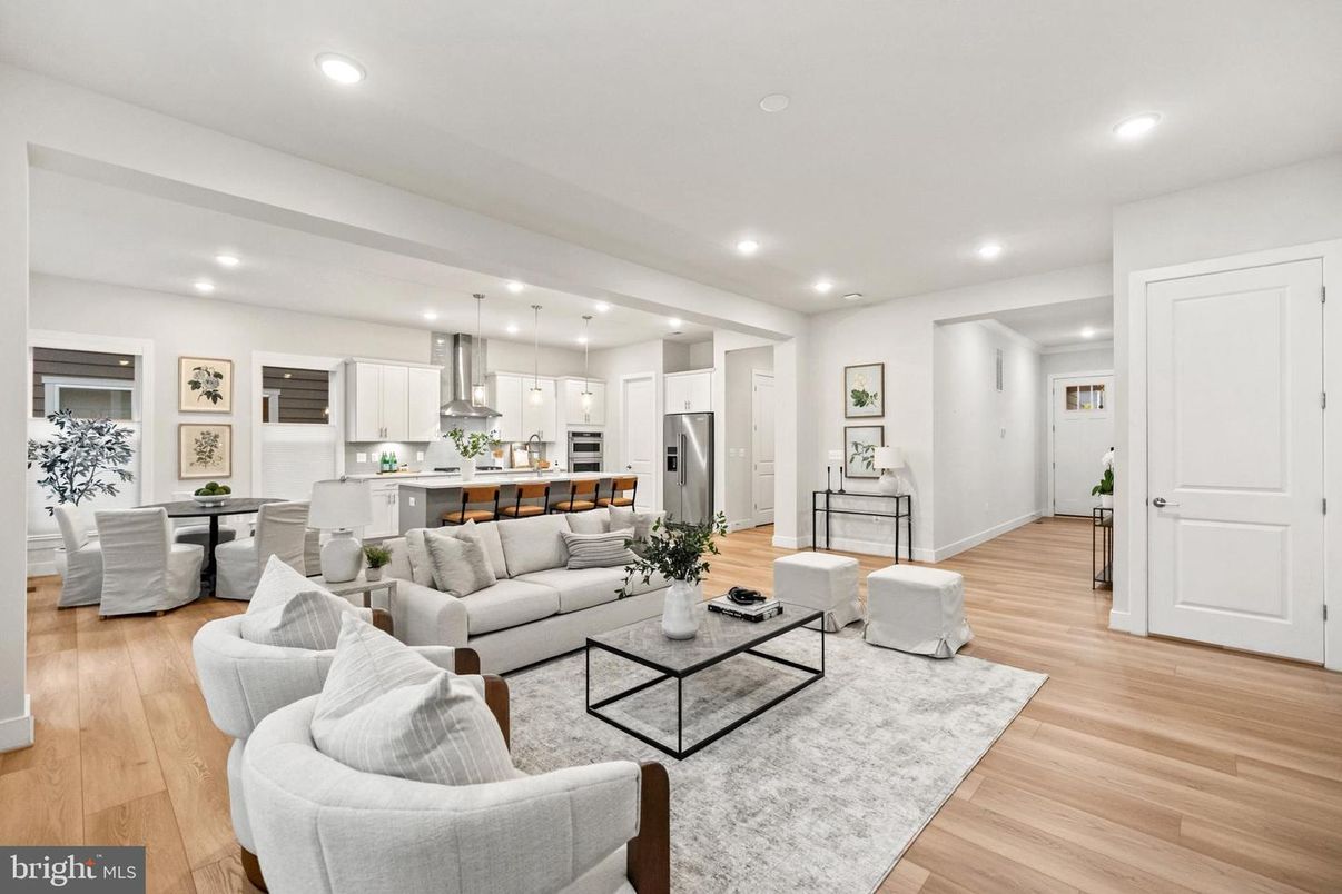 Dining room, Interior, Kitchen, Living room, Pendant Lights, Recessed Lighting, Stainless Steel Appliances, Wood Texture Flooring