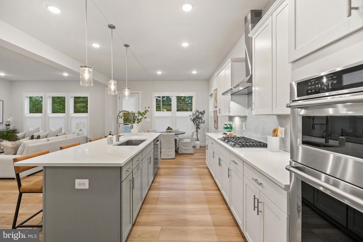 Interior, Kitchen, Living room, Pendant Lights, Recessed Lighting, Stainless Steel Appliances, Wood Texture Flooring