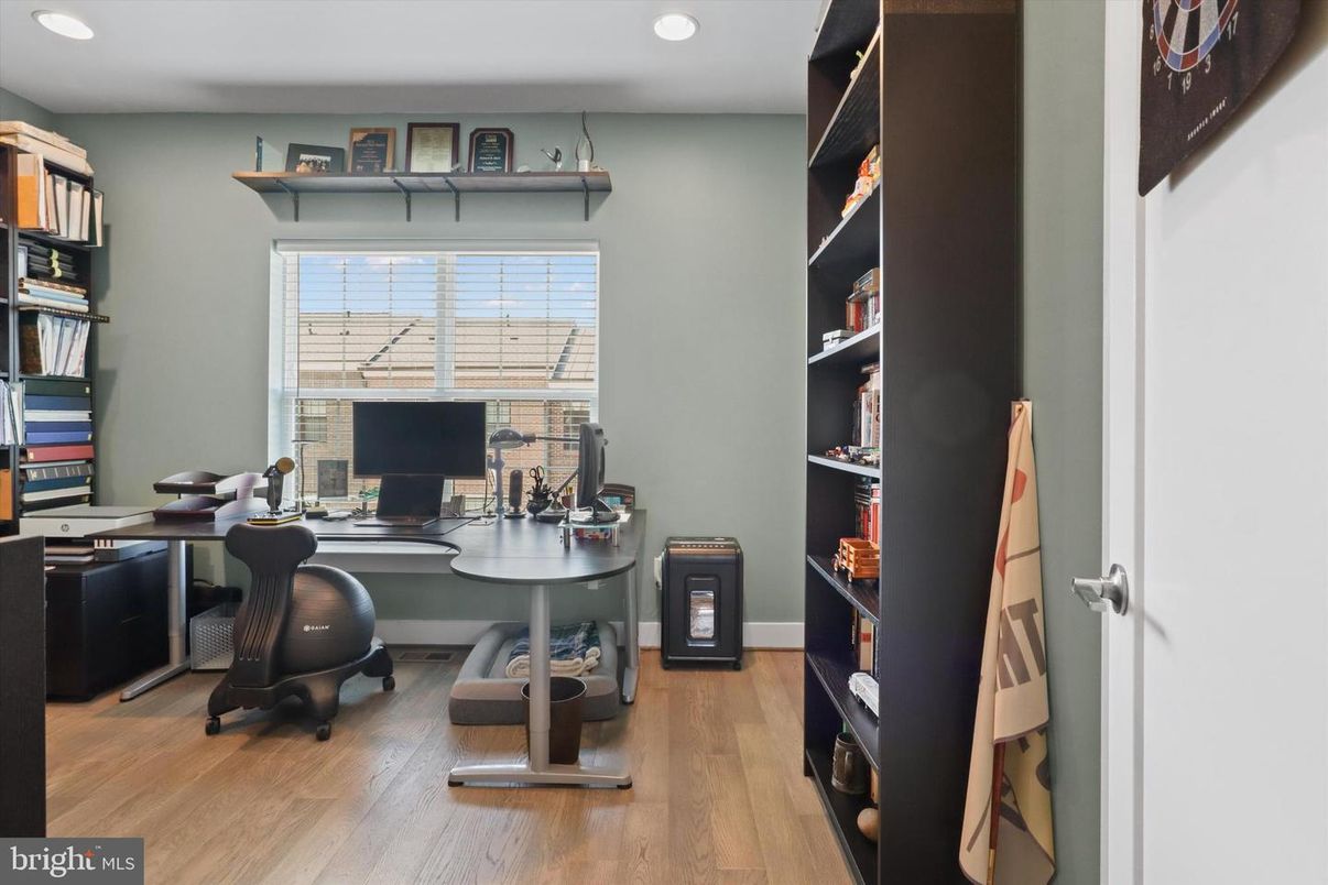 Home Office, Interior, Recessed Lighting, Wood Texture Flooring