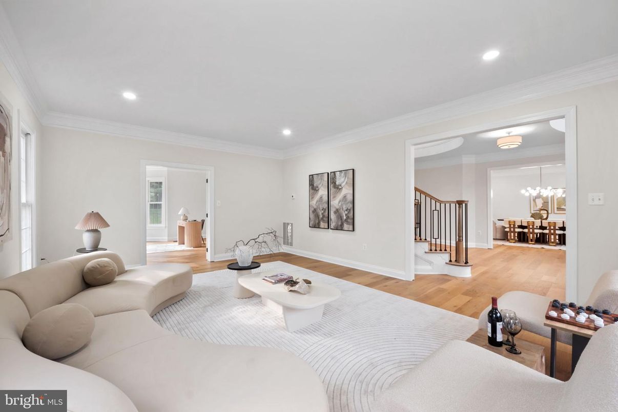 Chandelier, Dining room, Interior, Living room, Recessed Lighting, Wood Texture Flooring