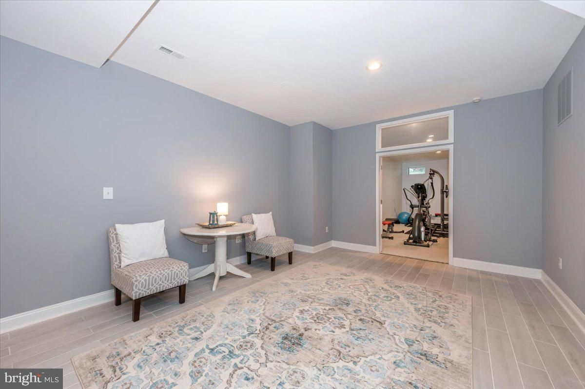 Fitness Equipment, Interior, Recessed Lighting, Wood Texture Flooring