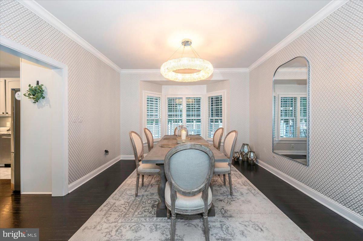 Chandelier, Dining room, Interior, Pendant Lights, Wood Texture Flooring