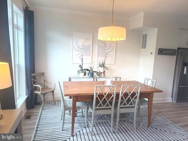 Chandelier, Dining room, Interior, Pendant Lights, Wood Texture Flooring