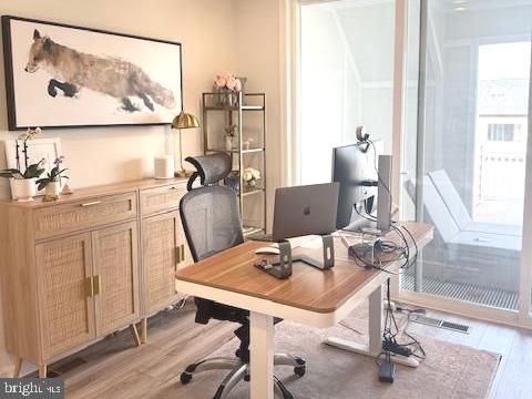 Home Office, Interior, Recessed Lighting, Wood Texture Flooring
