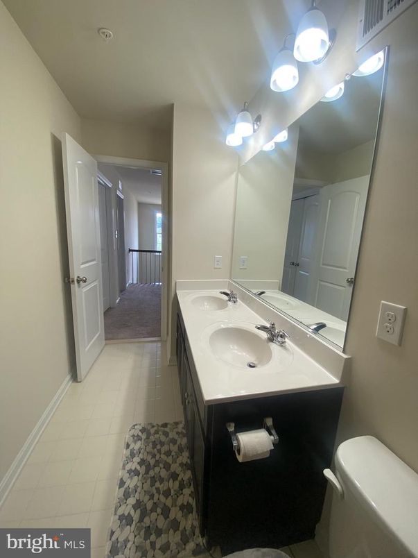 Bathroom, Dual Sink Vanities, Interior