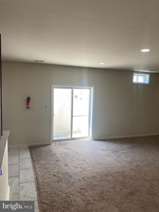 Empty room, Interior, Marble, Recessed Lighting