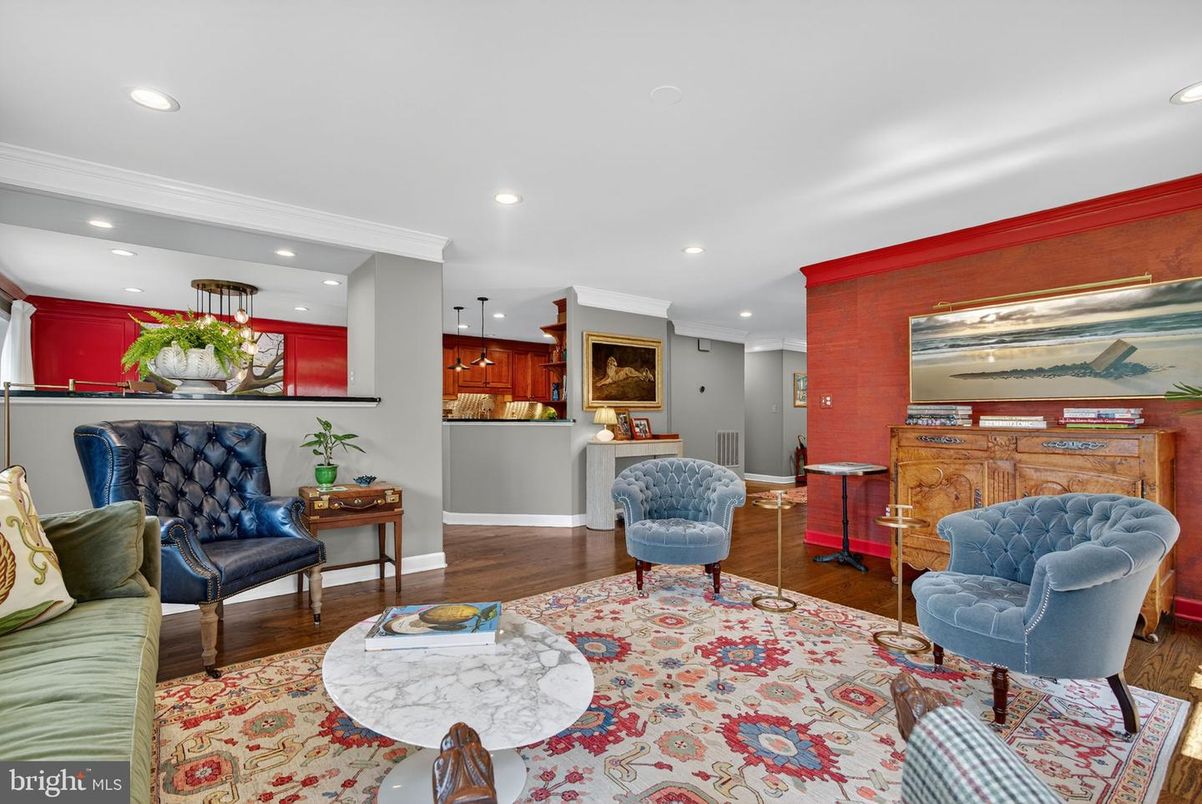 Interior, Living room, Pendant Lights, Recessed Lighting, Wood Texture Flooring