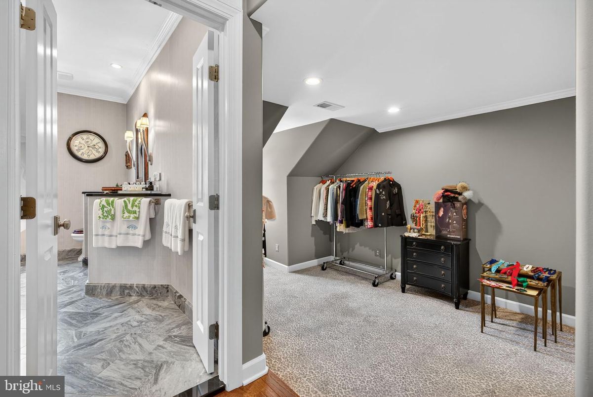 Interior, Marble, Recessed Lighting, Walk-in Closets, Wood Texture Flooring