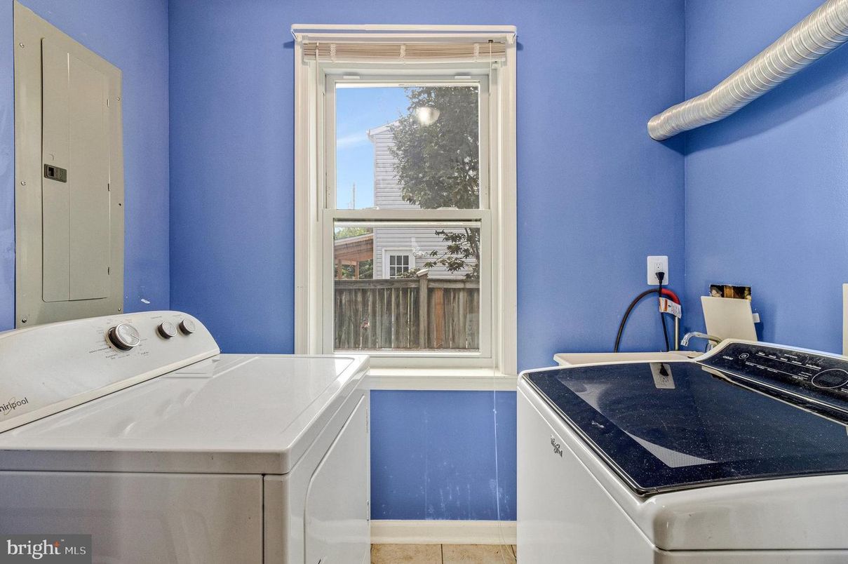 Interior, Washer