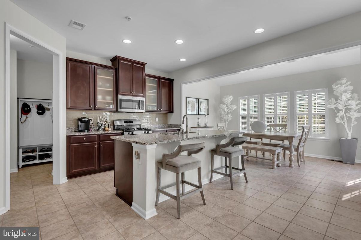 Dining room, Interior, Kitchen, Recessed Lighting