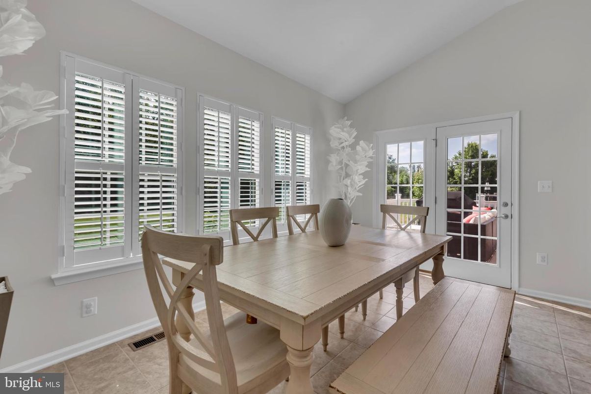 Dining room, Interior