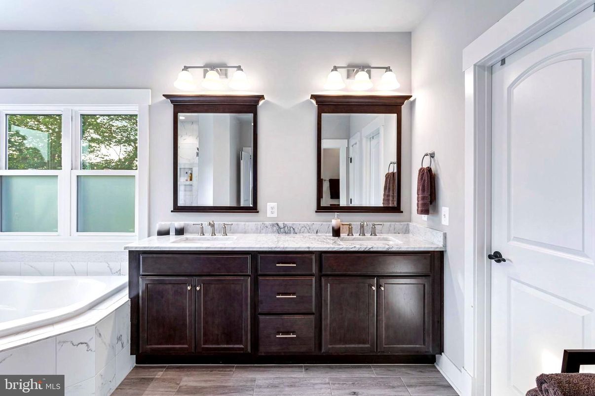 Bathroom, Dual Sink Vanities, Interior, Wood Texture Flooring