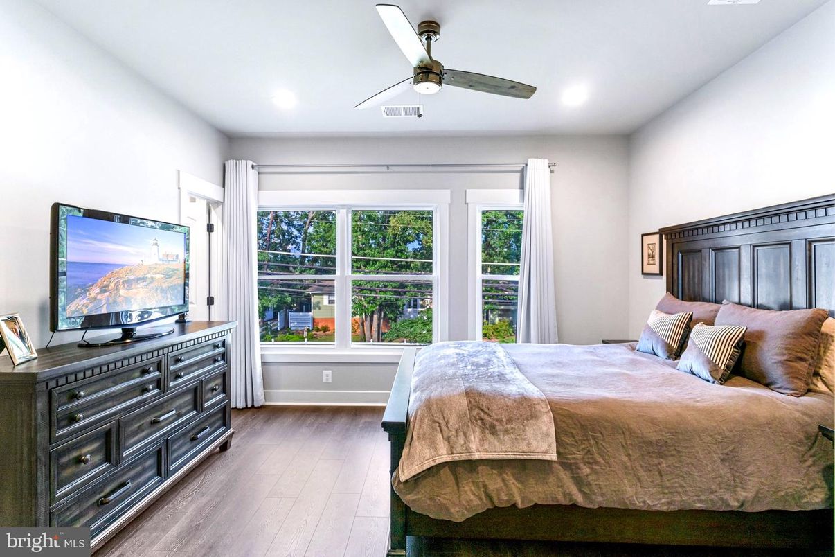 Bedroom, Interior, Recessed Lighting, Wood Texture Flooring