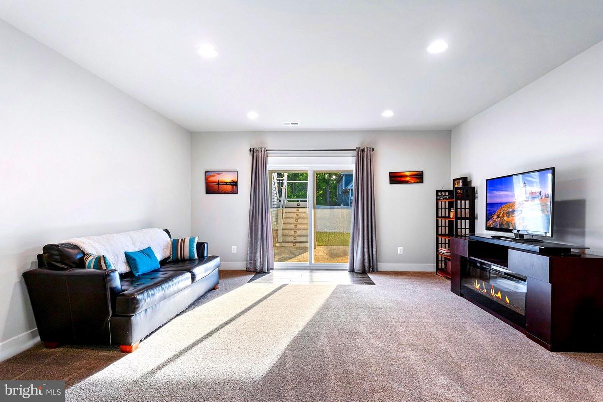 Fireplace, Interior, Living room, Recessed Lighting