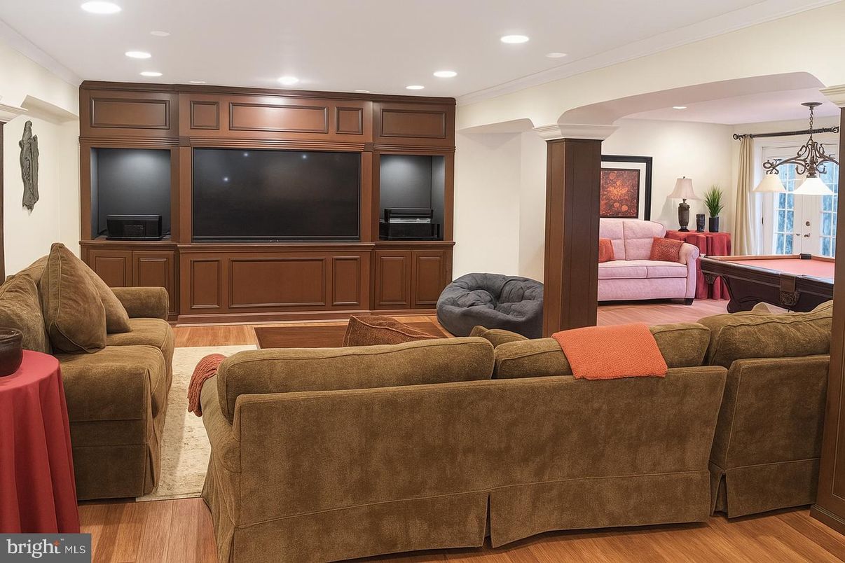 Billiard Table, Game Room, Interior, Living room, Pendant Lights, Recessed Lighting, Wood Texture Flooring