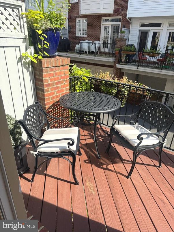 Exterior, Wood Texture Flooring