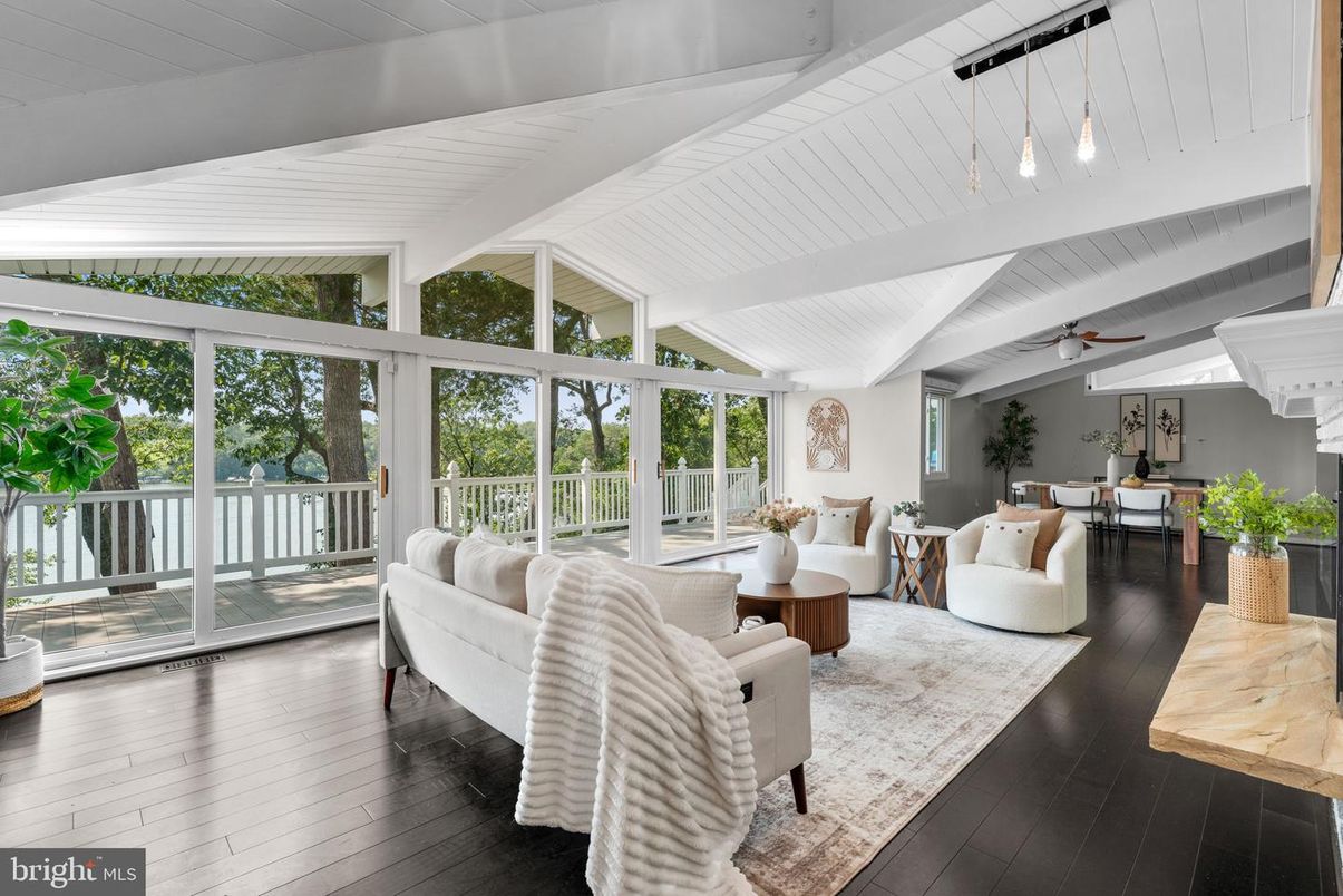 Dining room, Interior, Living room, Pendant Lights, Wood Texture Flooring