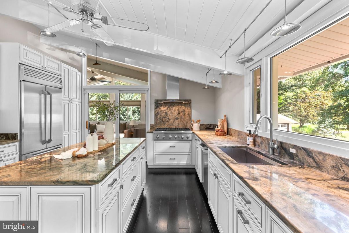 Interior, Kitchen, Pendant Lights, Wood Texture Flooring