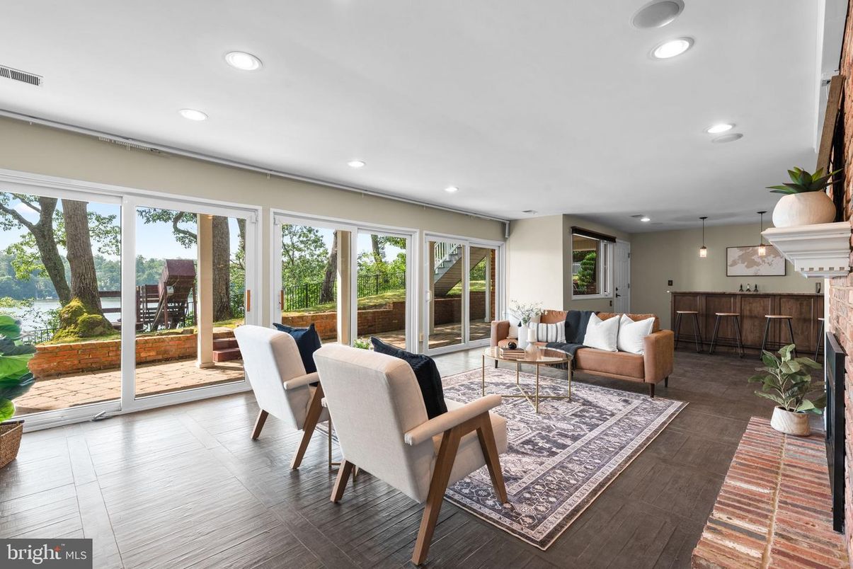 Interior, Living room, Pendant Lights, Recessed Lighting