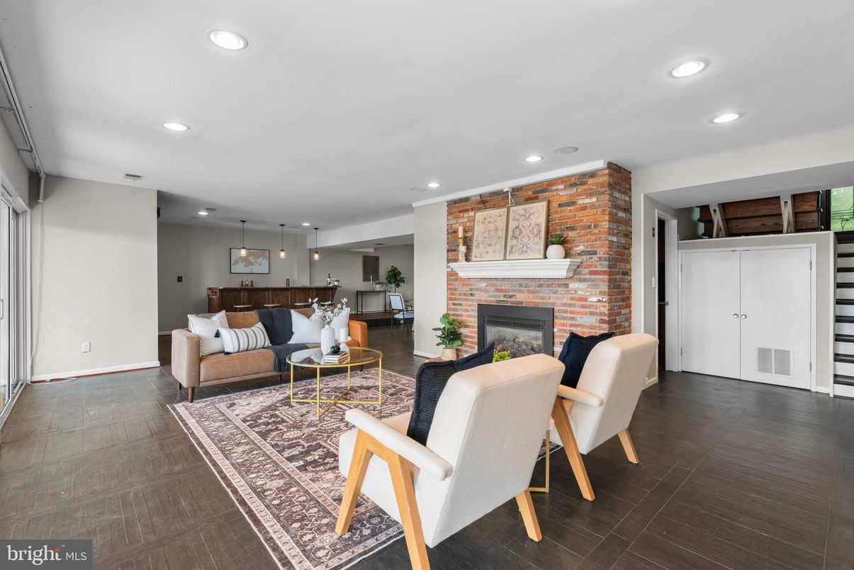 Fireplace, Interior, Living room, Pendant Lights, Recessed Lighting, Stone Walls