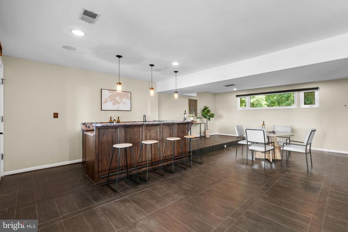 Dining room, Interior, Pendant Lights, Recessed Lighting
