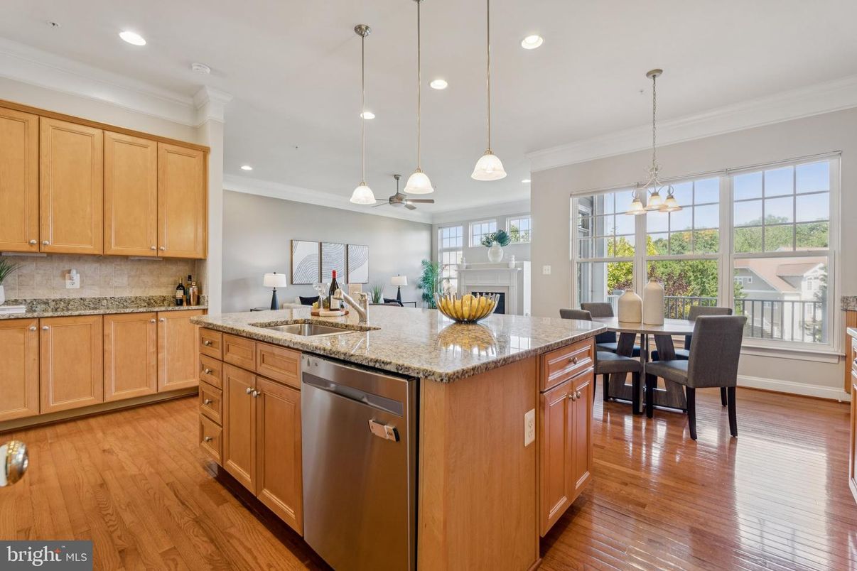 Dining room, Interior, Kitchen, Pendant Lights, Recessed Lighting, Wood Texture Flooring