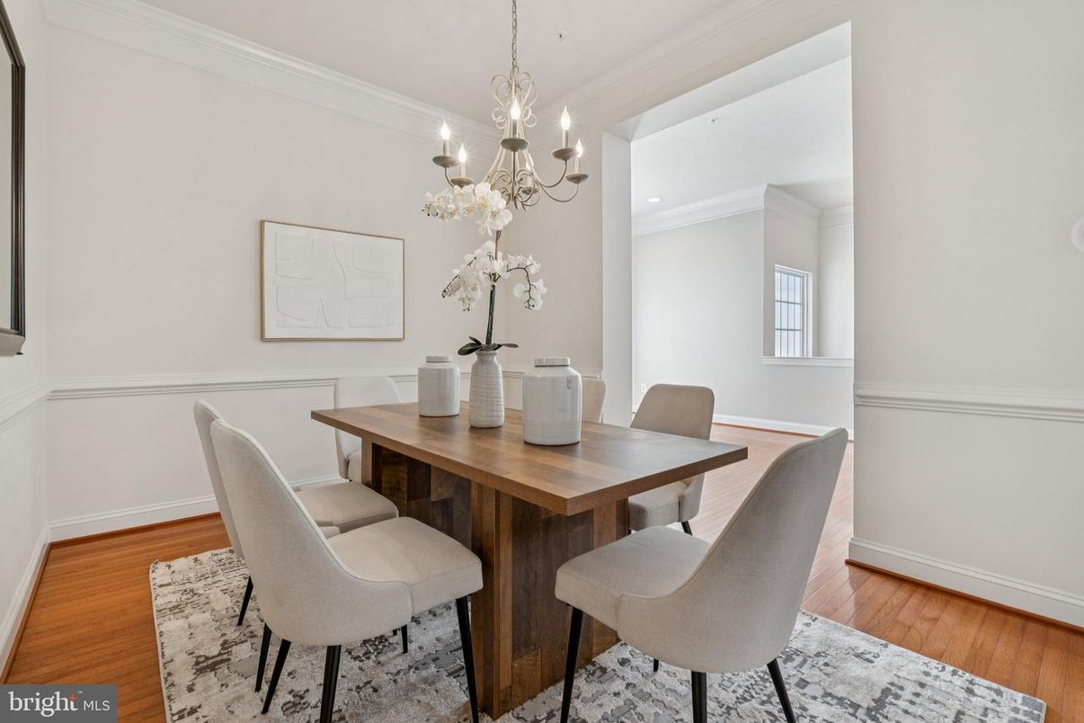 Chandelier, Dining room, Interior, Recessed Lighting, Wood Texture Flooring