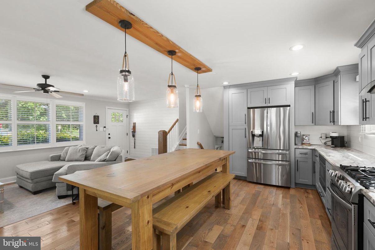 Interior, Kitchen, Living room, Pendant Lights, Recessed Lighting, Stainless Steel Appliances, Wood Texture Flooring