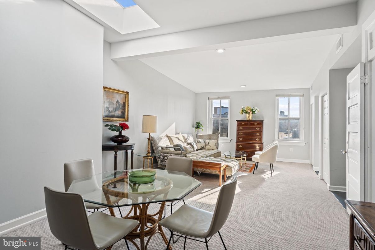 Dining room, Interior, Living room, Recessed Lighting